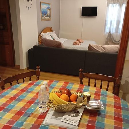 Margaritas Cottage ナフプリオ エクステリア 写真